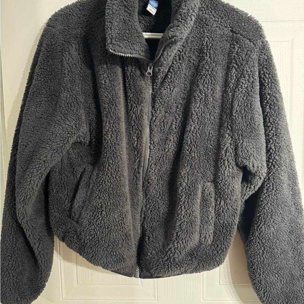 Cozy Gray Cropped Style Sherpa Jacket